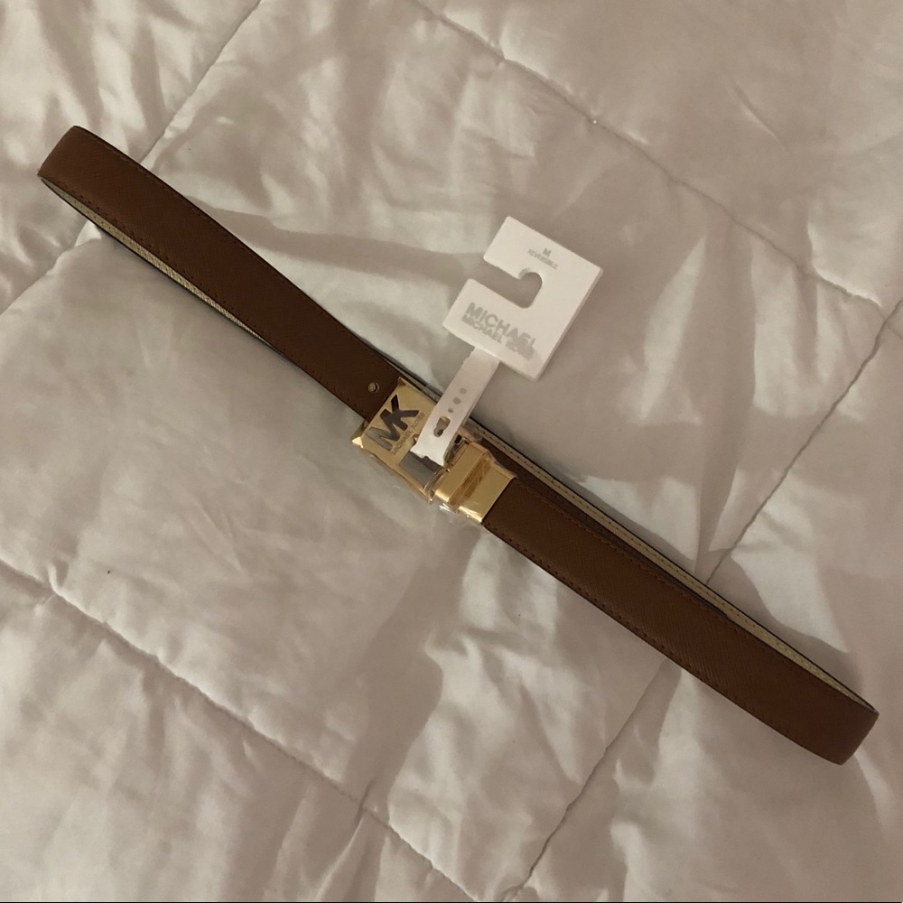Reversible Michael Kors Belt!